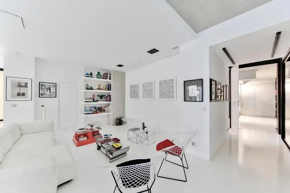 Timer-programmable ceiling fixtures: smart control for energy savings